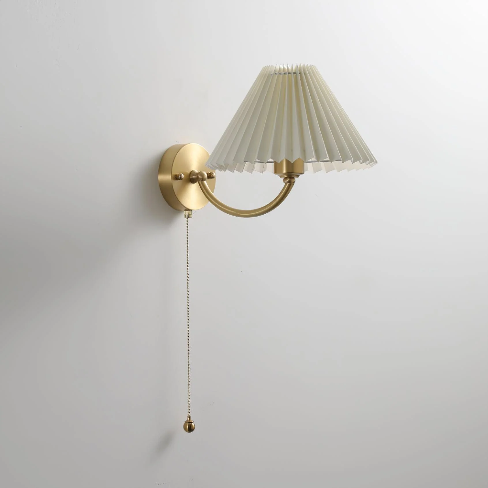 Abbotswell Elegance Pleated Brass Fabric Wall Lamp - Image 3