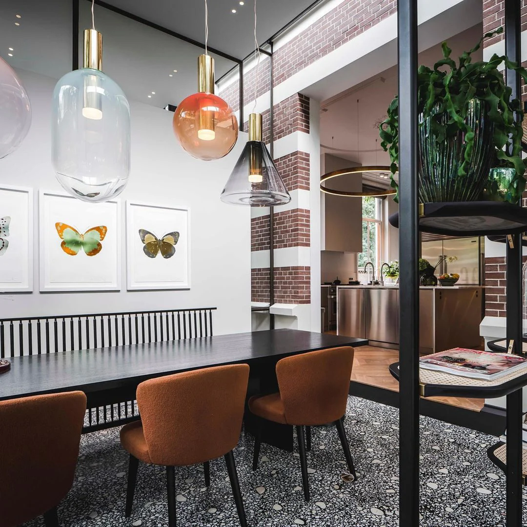 Aeris Minimalist Glass Pendant Lamp - Image 22