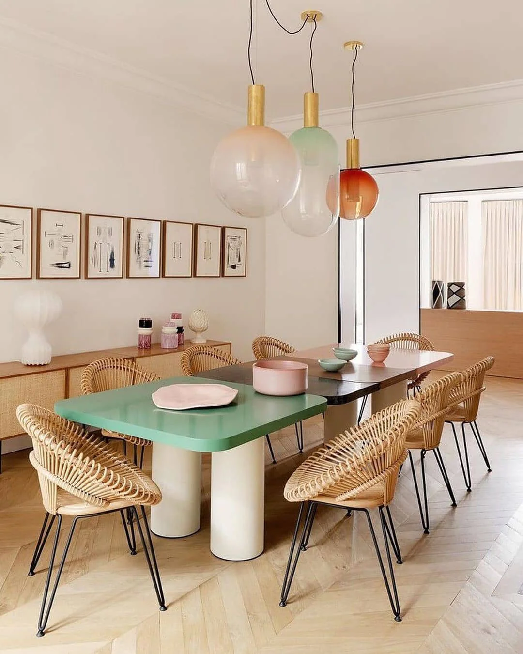 Aeris Minimalist Glass Pendant Lamp - Image 9