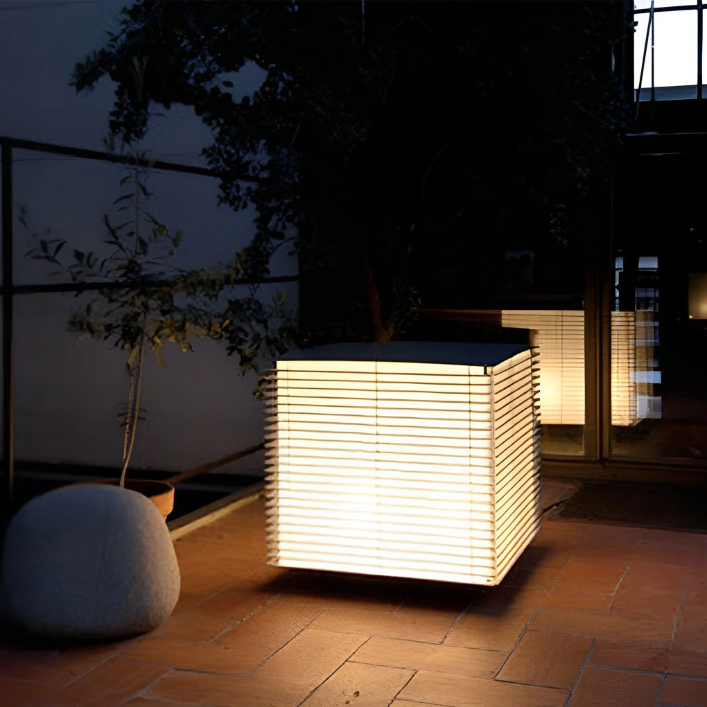 Alina Square Grids LED Outdoor Lawn Lamp - Image 3