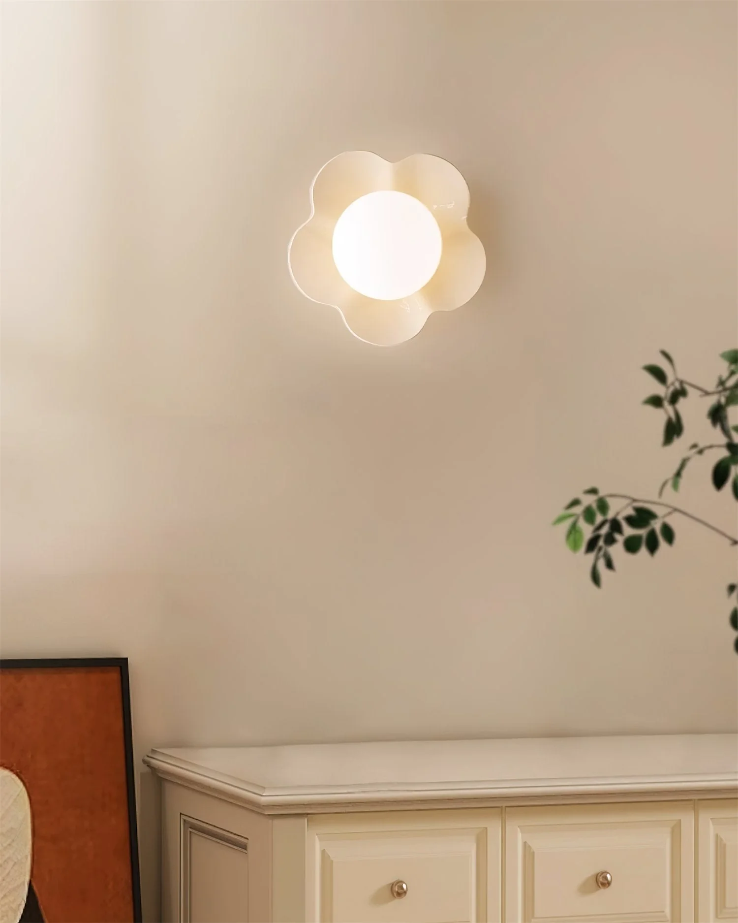 Arcore Resin Playful Wall Lamp - Image 3
