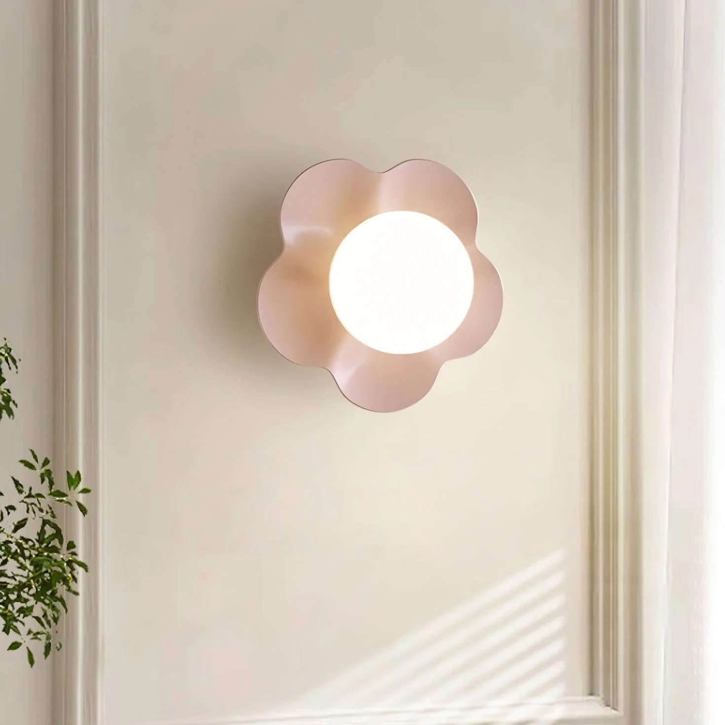 Arcore Resin Playful Wall Lamp - Image 4