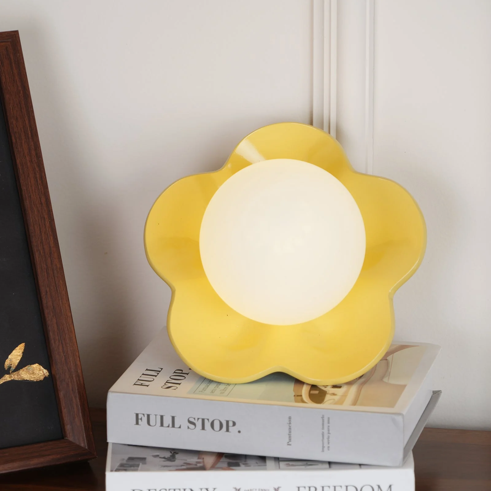 Arcore Resin Playful Wall Lamp - Image 45