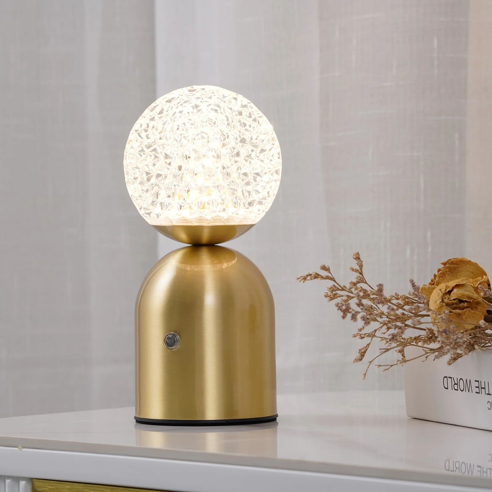 Atlas Modern Brass Table Lamp - Image 3