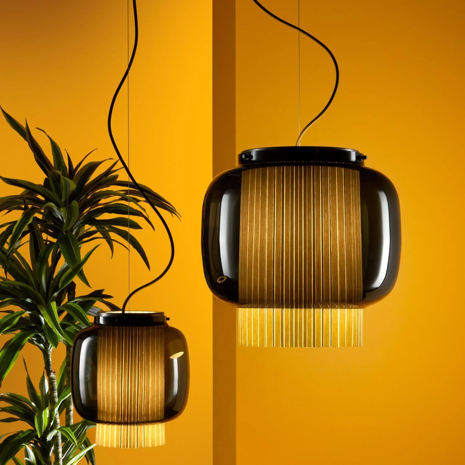 Auren Modern Glass Pendant Lamp - Image 4