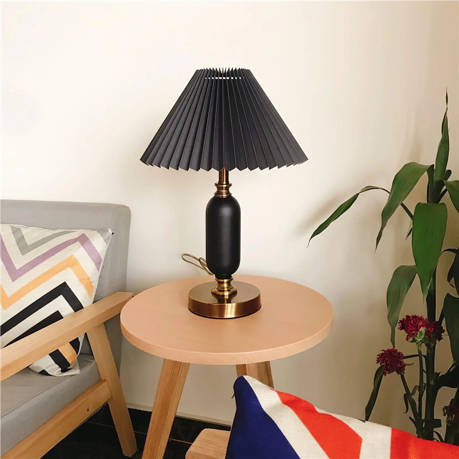 Aurmarila Fabric Table Lamp - Image 31