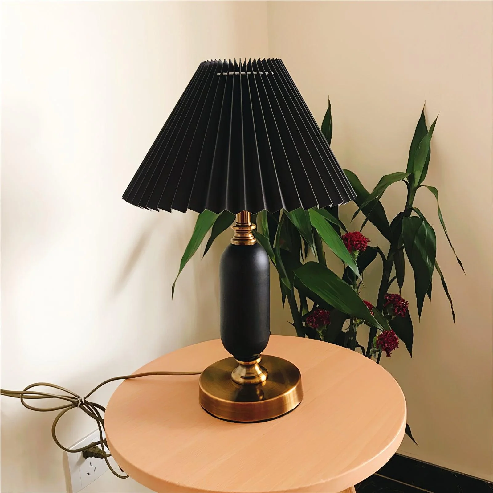 Aurmarila Fabric Table Lamp - Image 33