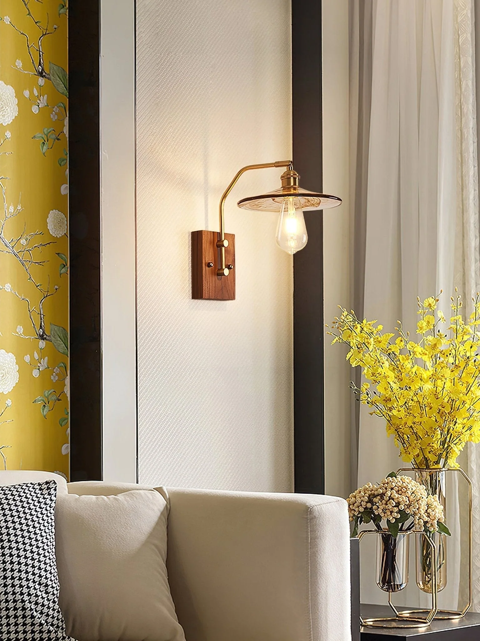 Avveleth Elegance Vintage Walnut Wall Lamp - Image 4