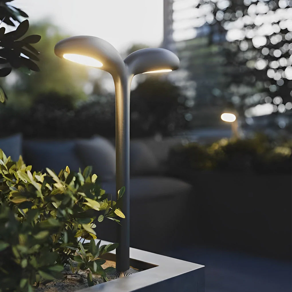 Brigd LED Landscape Outdoor Pathway Lights - Image 11