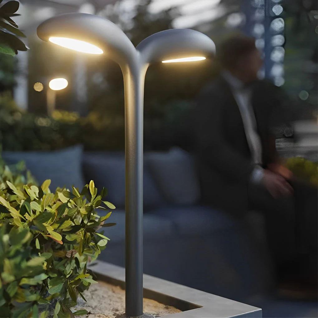 Brigd LED Landscape Outdoor Pathway Lights - Image 7