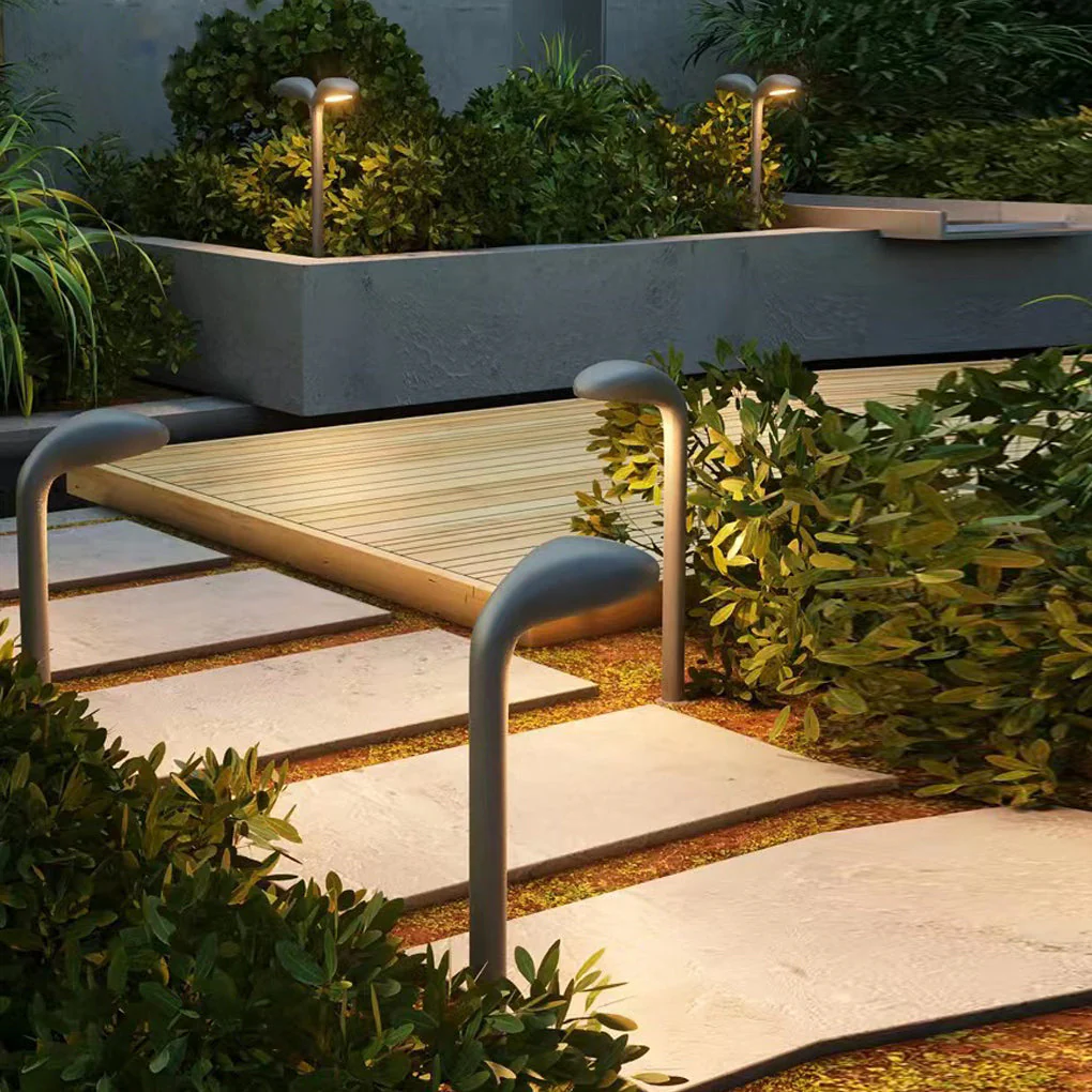 Brigd LED Landscape Outdoor Pathway Lights - Image 8
