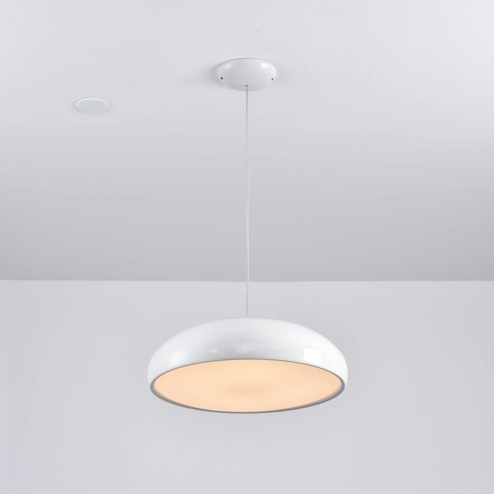 Calynda Minimalist Pendant Lamp - Image 2