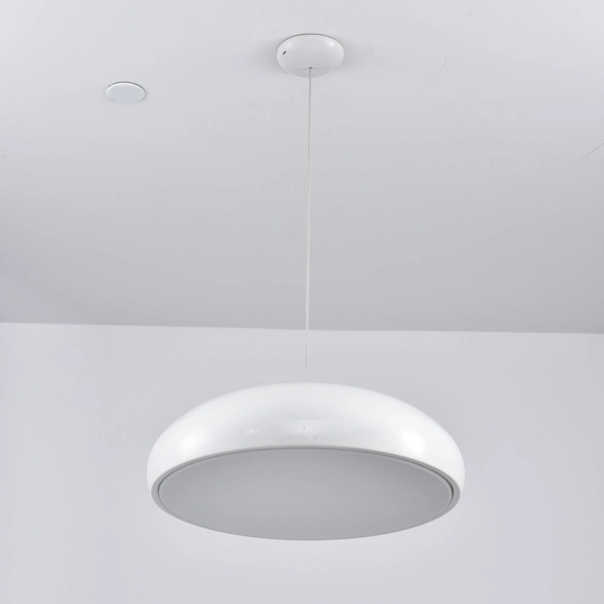 Calynda Minimalist Pendant Lamp - Image 23
