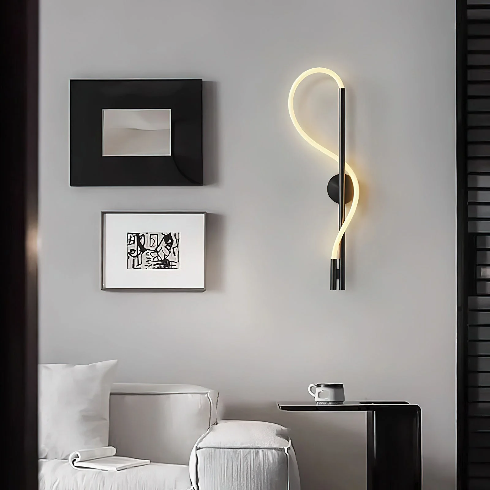 Capella Minimalist Wall Lamp - Image 7