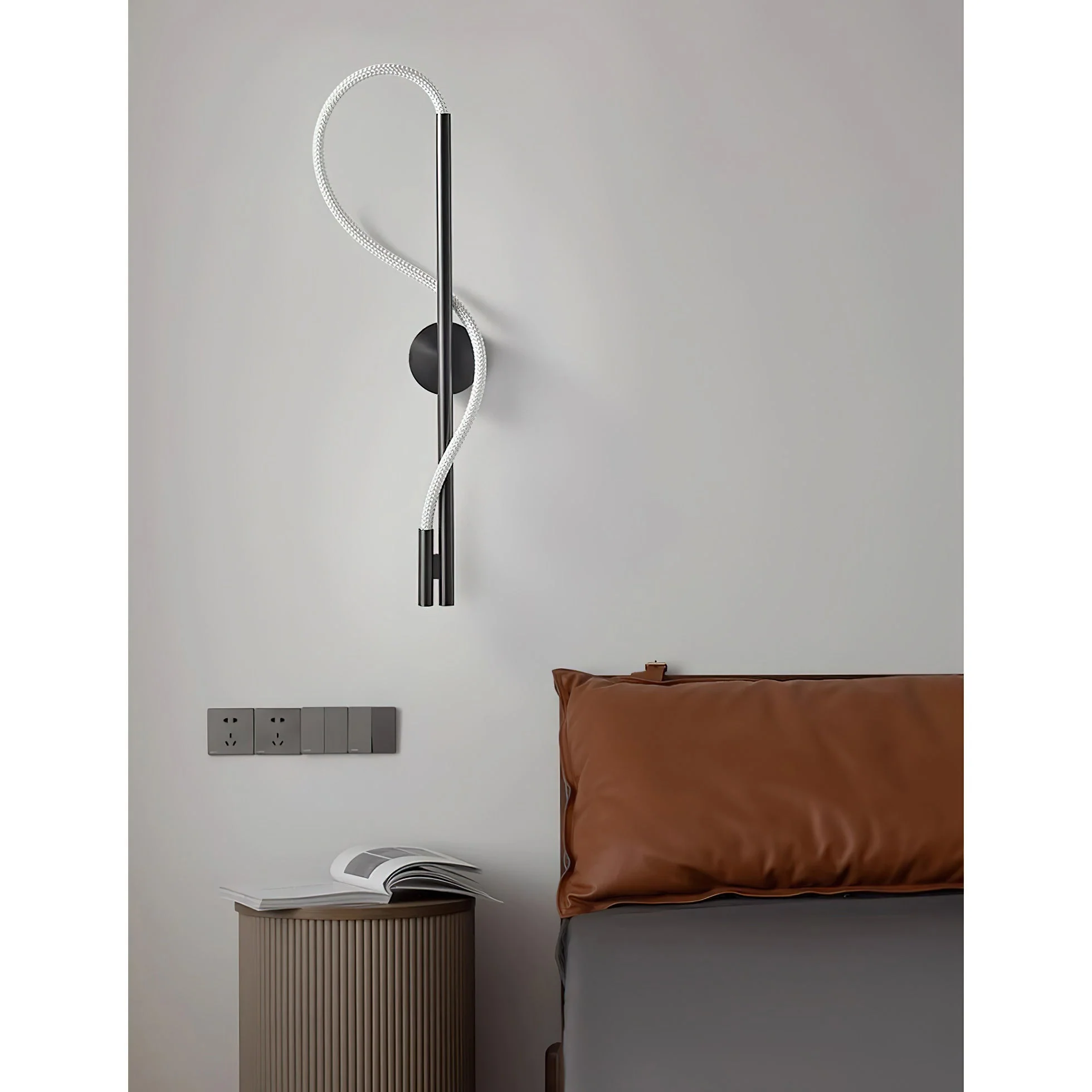 Capella Minimalist Wall Lamp - Image 8