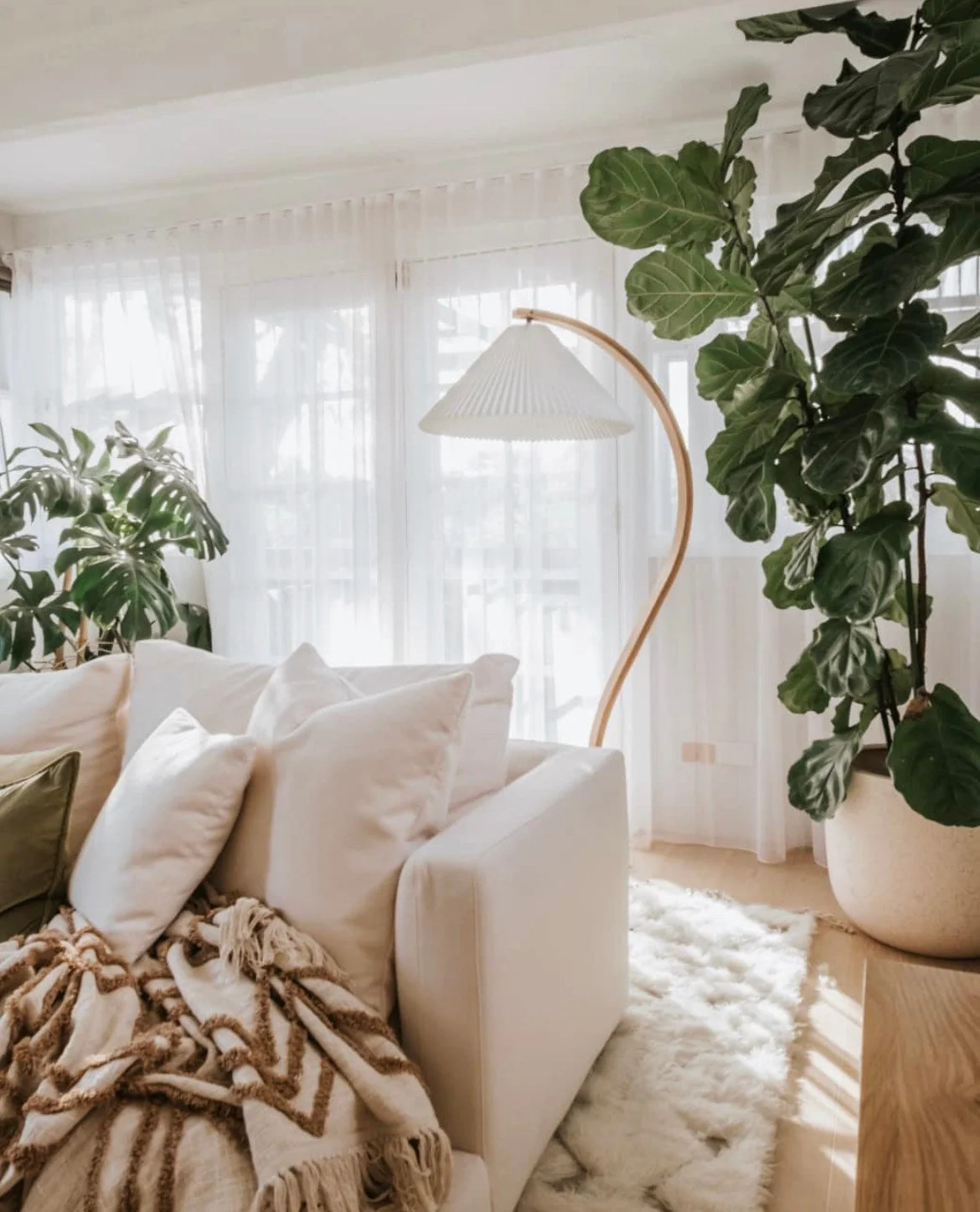 Caprani Farmhouse Floor Lamp - Image 18