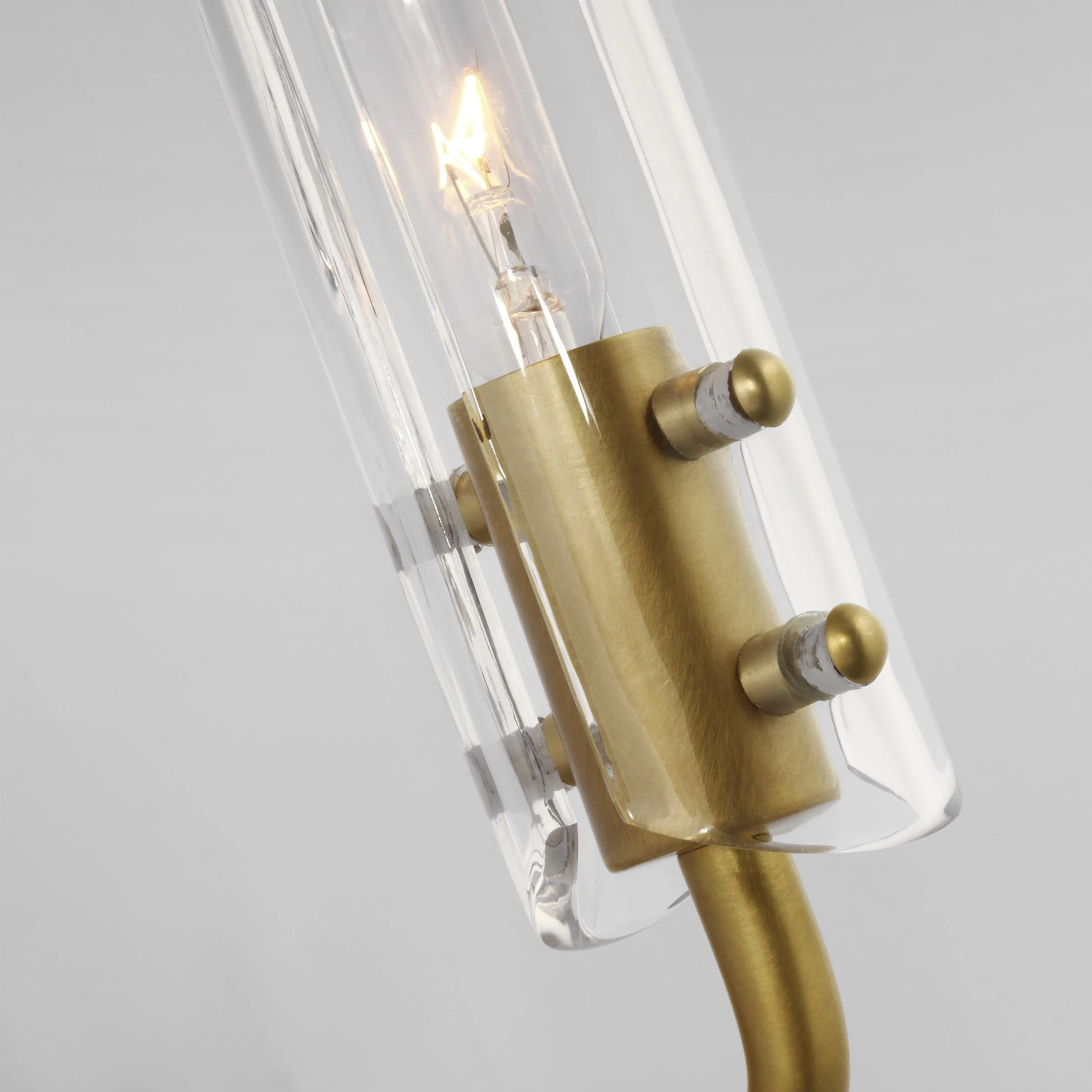 Casoria Contemporary Brass Wall Lamp - Image 9