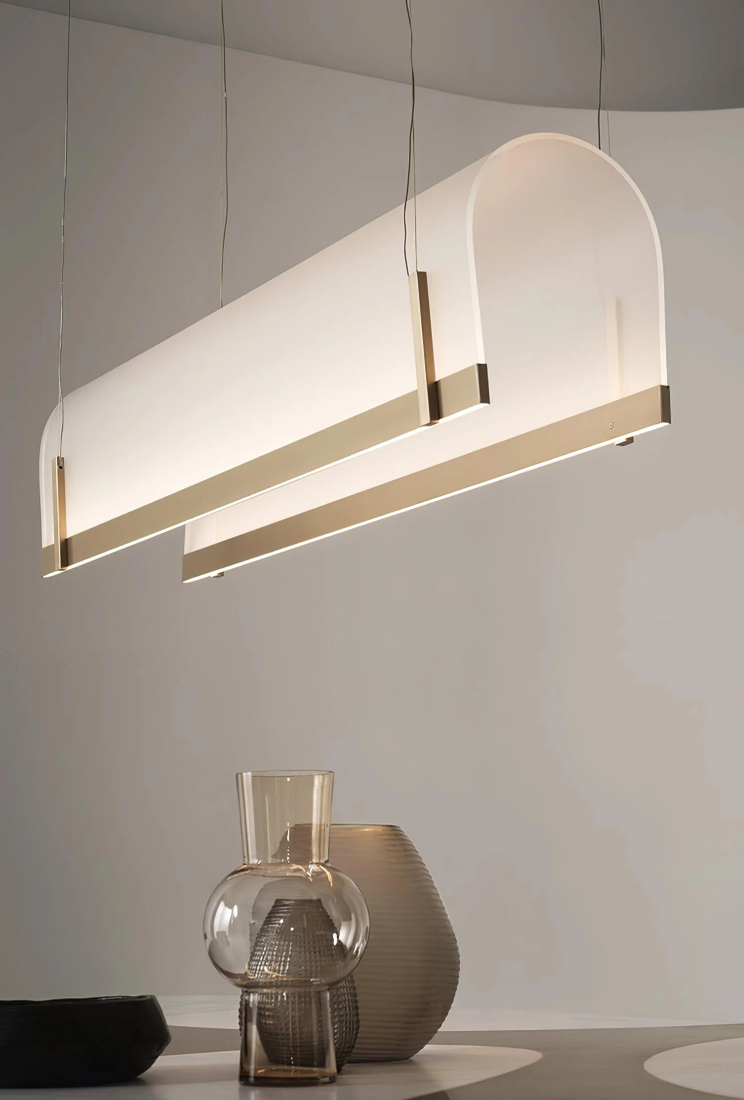 Cevinen Linear Gold Pendant Light - Image 25