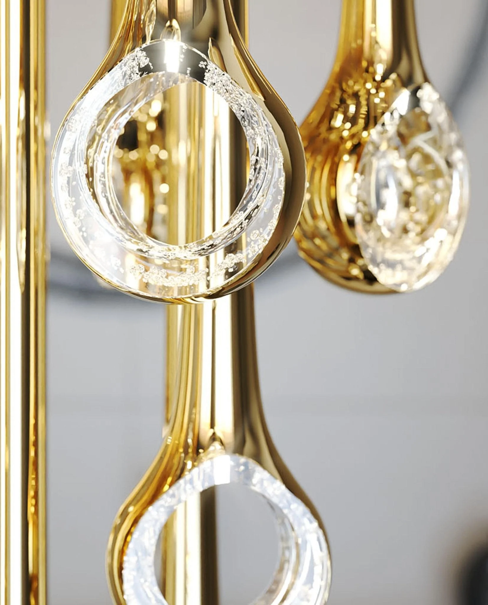 Cicarir Gradient Gold Glass Chandelier - Image 4