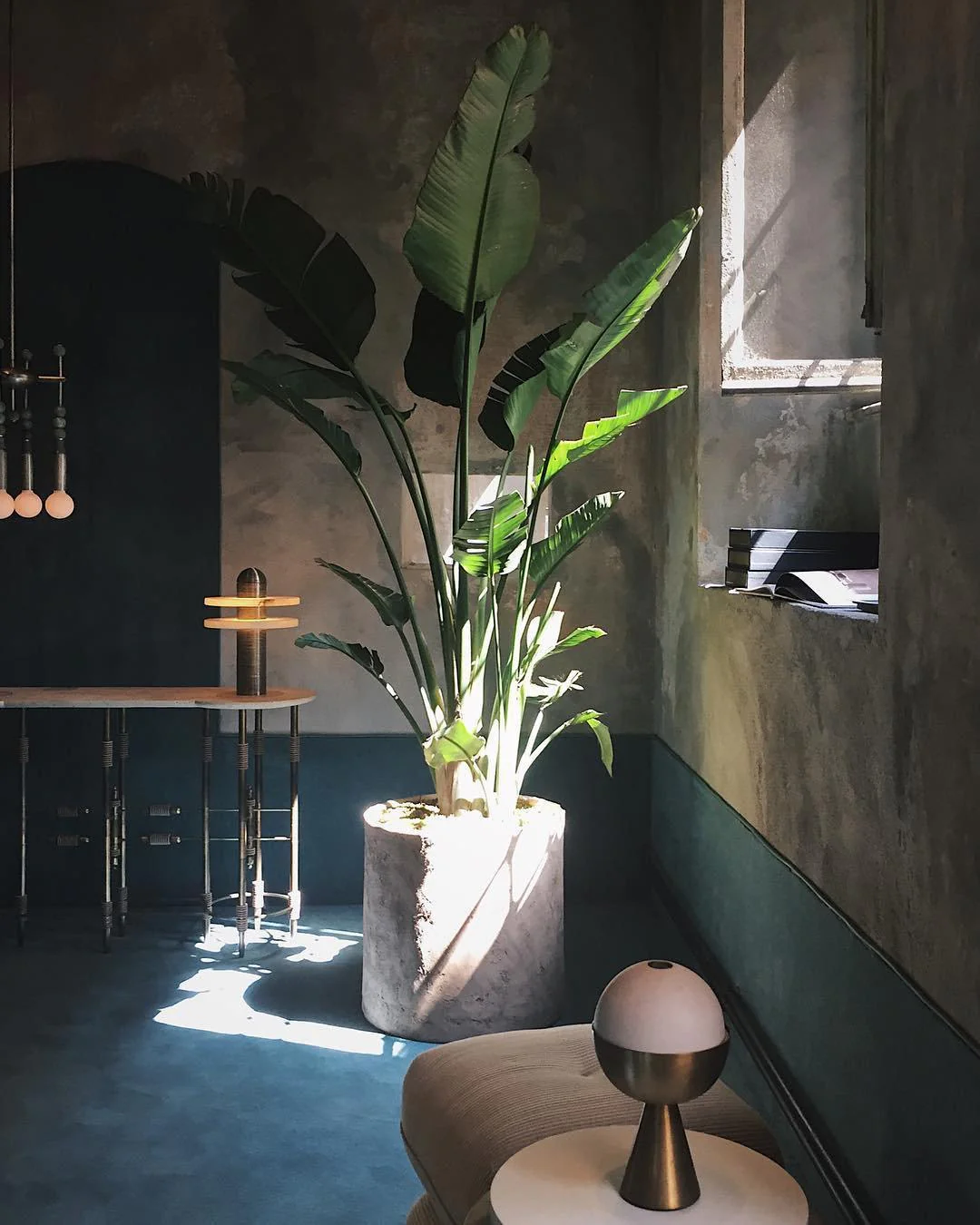 Comet Minimalist Alabaster Table Light - Image 10