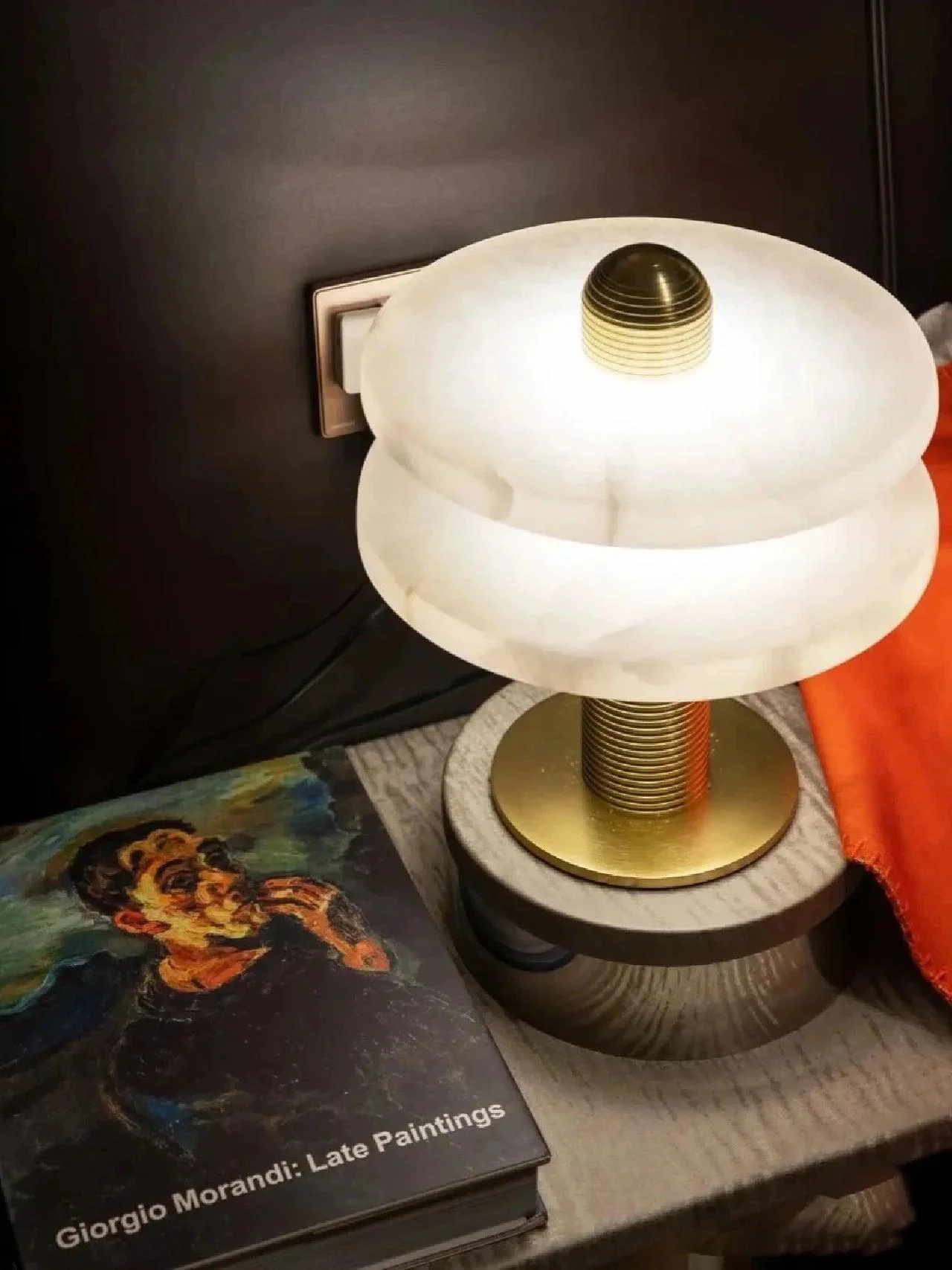 Comet Minimalist Alabaster Table Light - Image 15