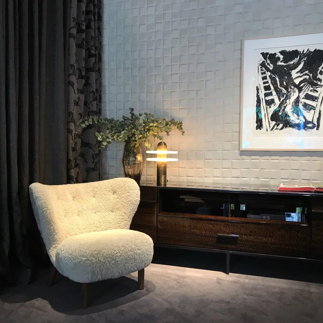 Comet Minimalist Alabaster Table Light - Image 8