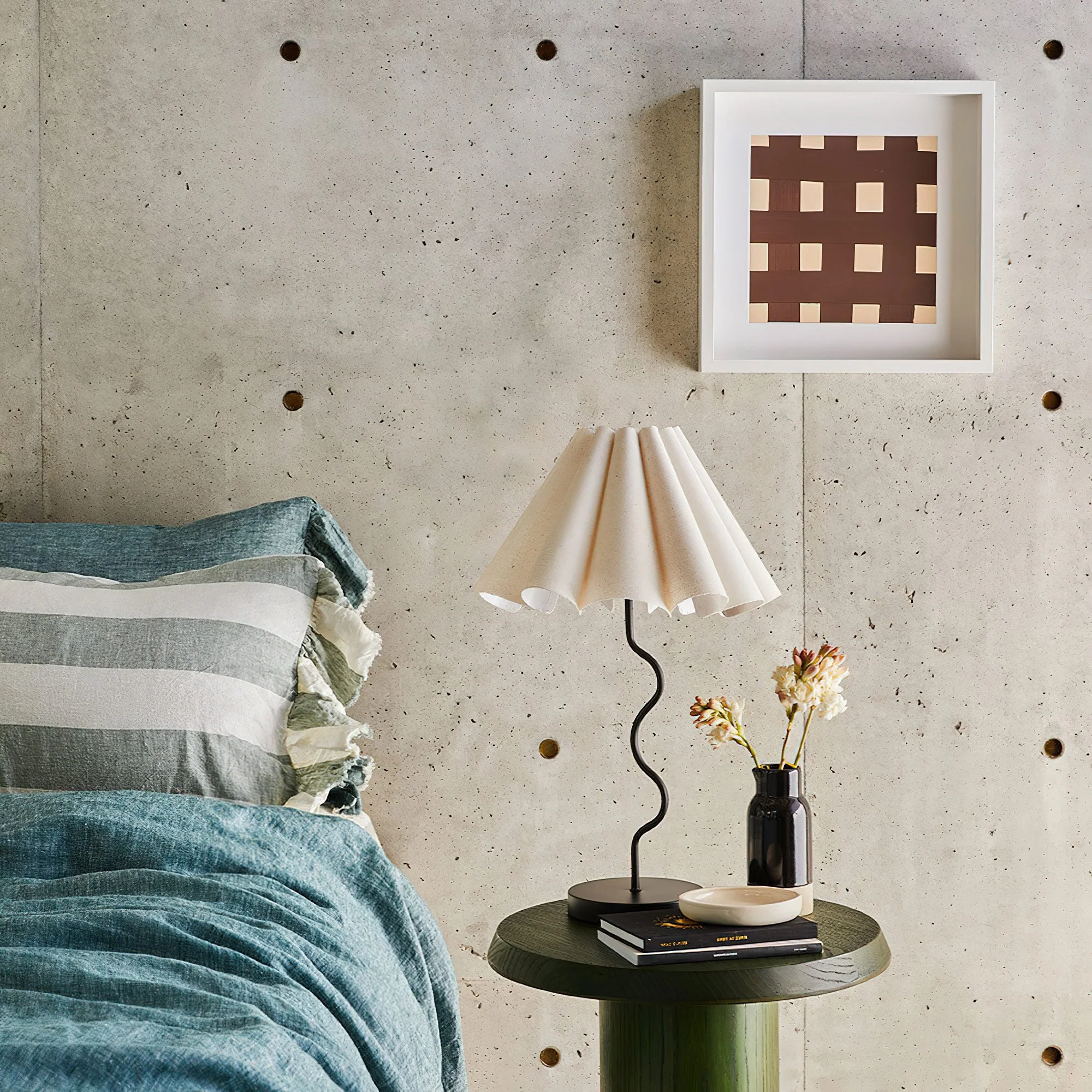 Cora Modern Table Lamp - Image 3