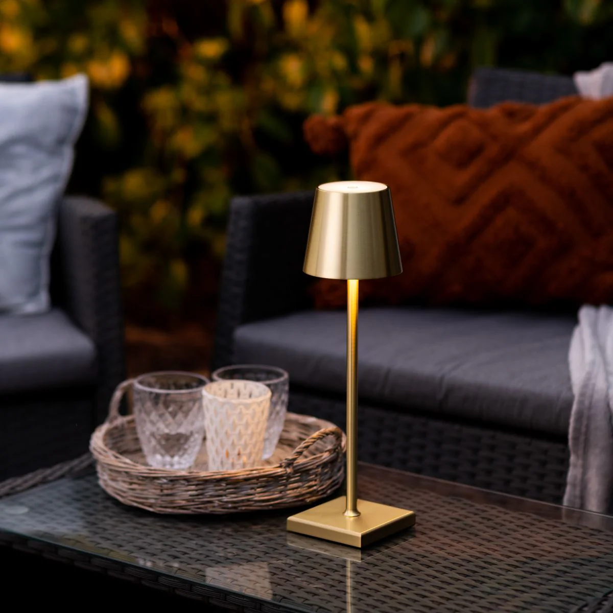 Cordless Modern Table Lamp - Image 17