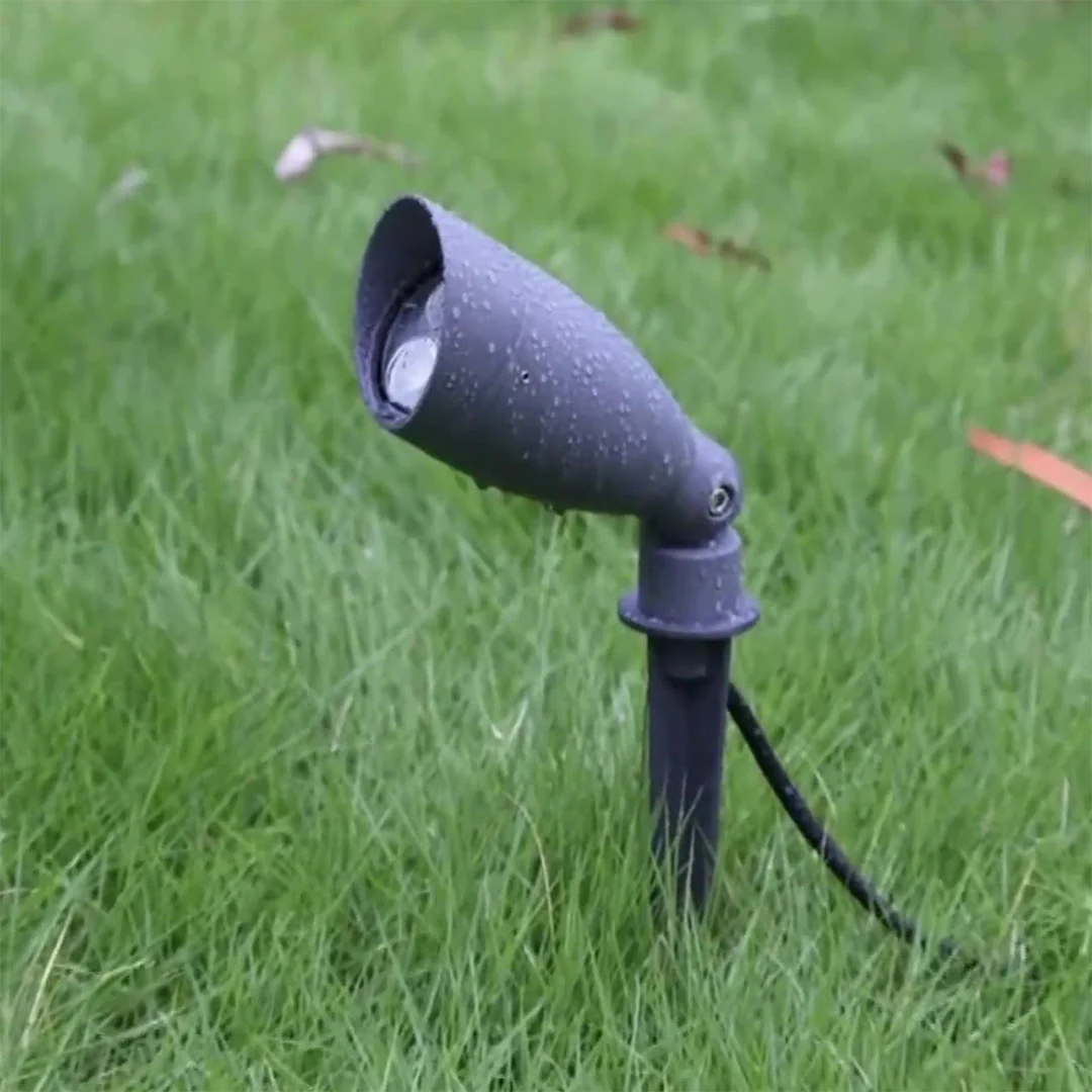 Cubbb LED Minimalist Outdoor Spike Lights - Image 5