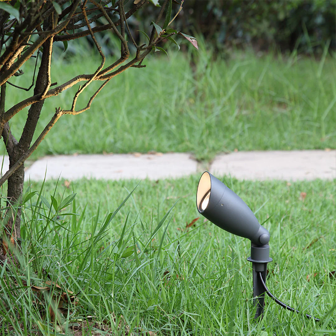Cubbb LED Minimalist Outdoor Spike Lights - Image 6