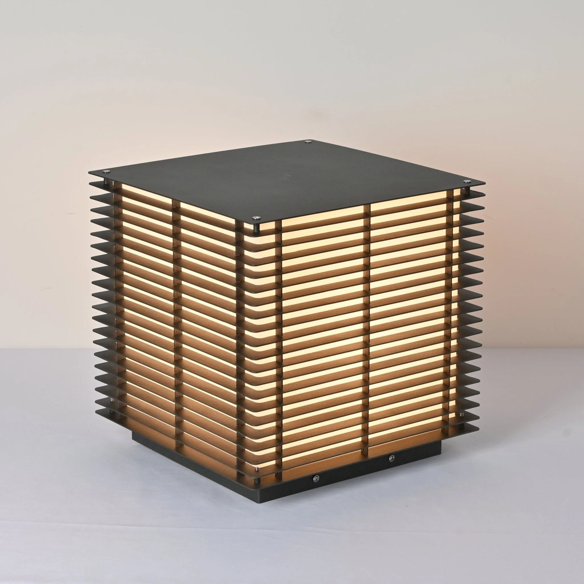 Cubra Grid Post Outdoor Light - Image 13