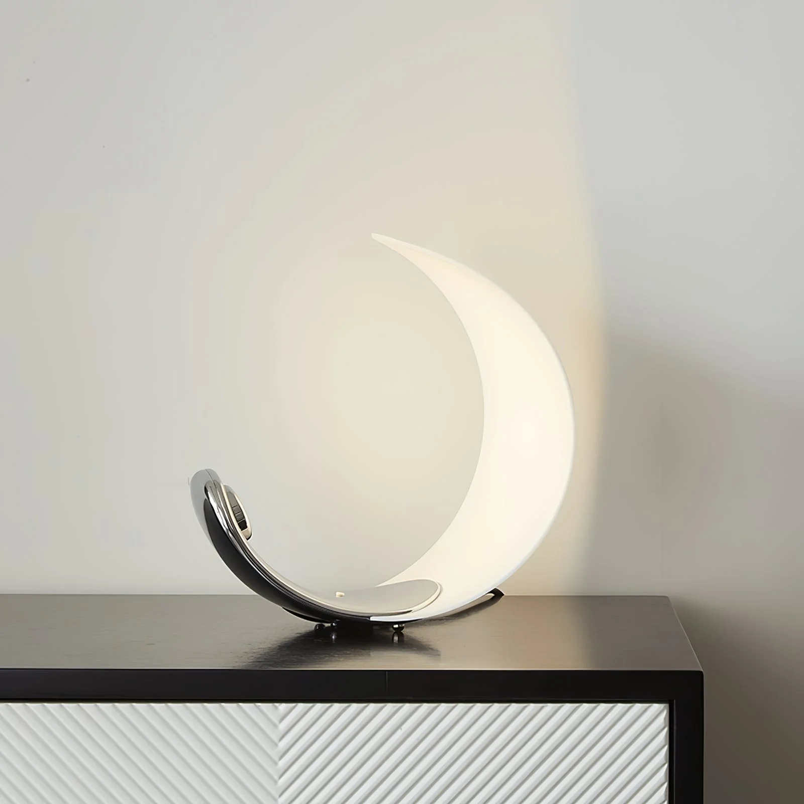 Curved Modern Table Lamp - Image 3