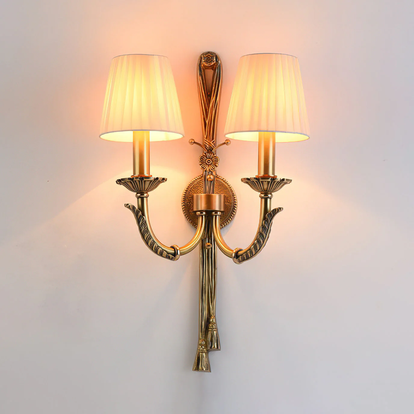 Danbury Contemporary Brass Wall Light - Image 3