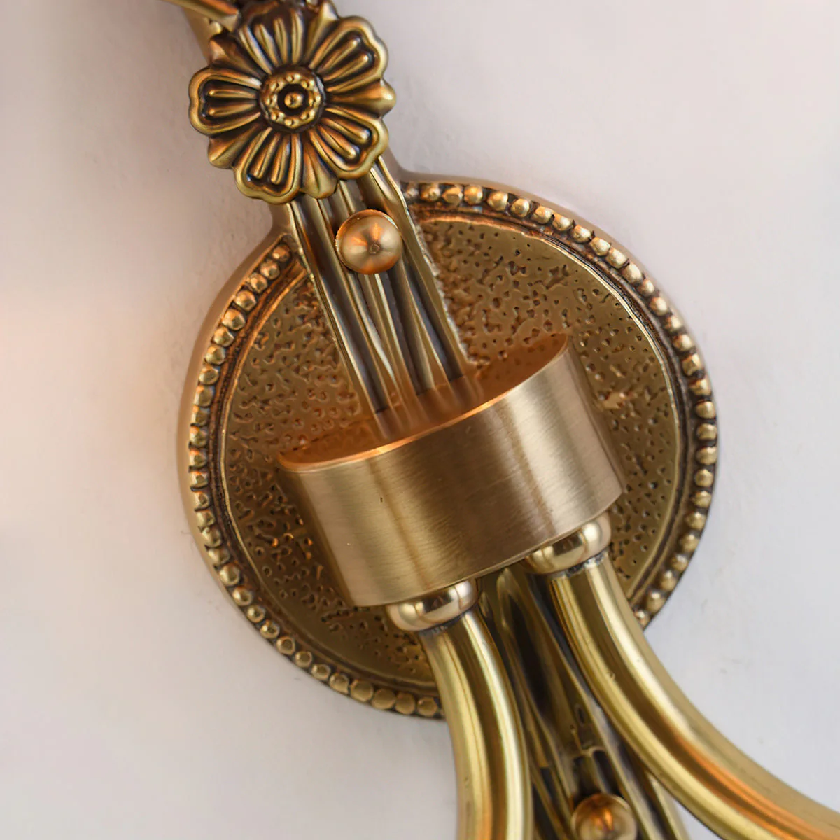 Danbury Contemporary Brass Wall Light - Image 7