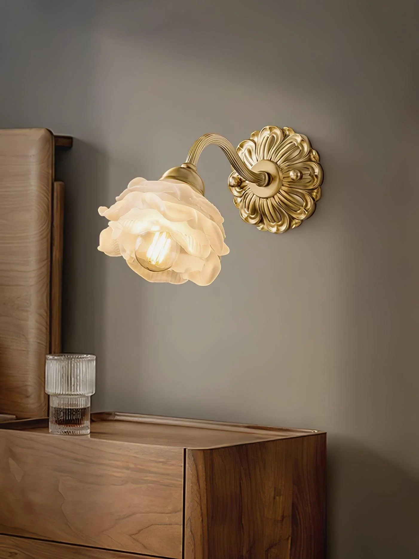 Drifte Brass Floral Luxury Wall Lamp - Image 12