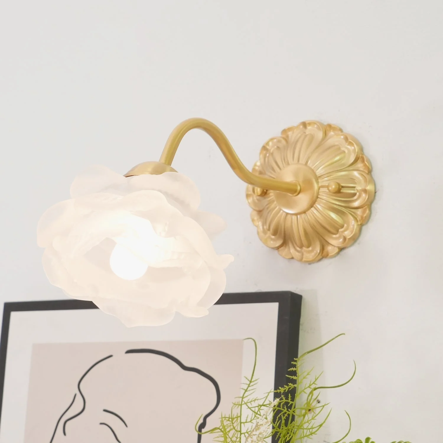 Drifte Brass Floral Luxury Wall Lamp - Image 13