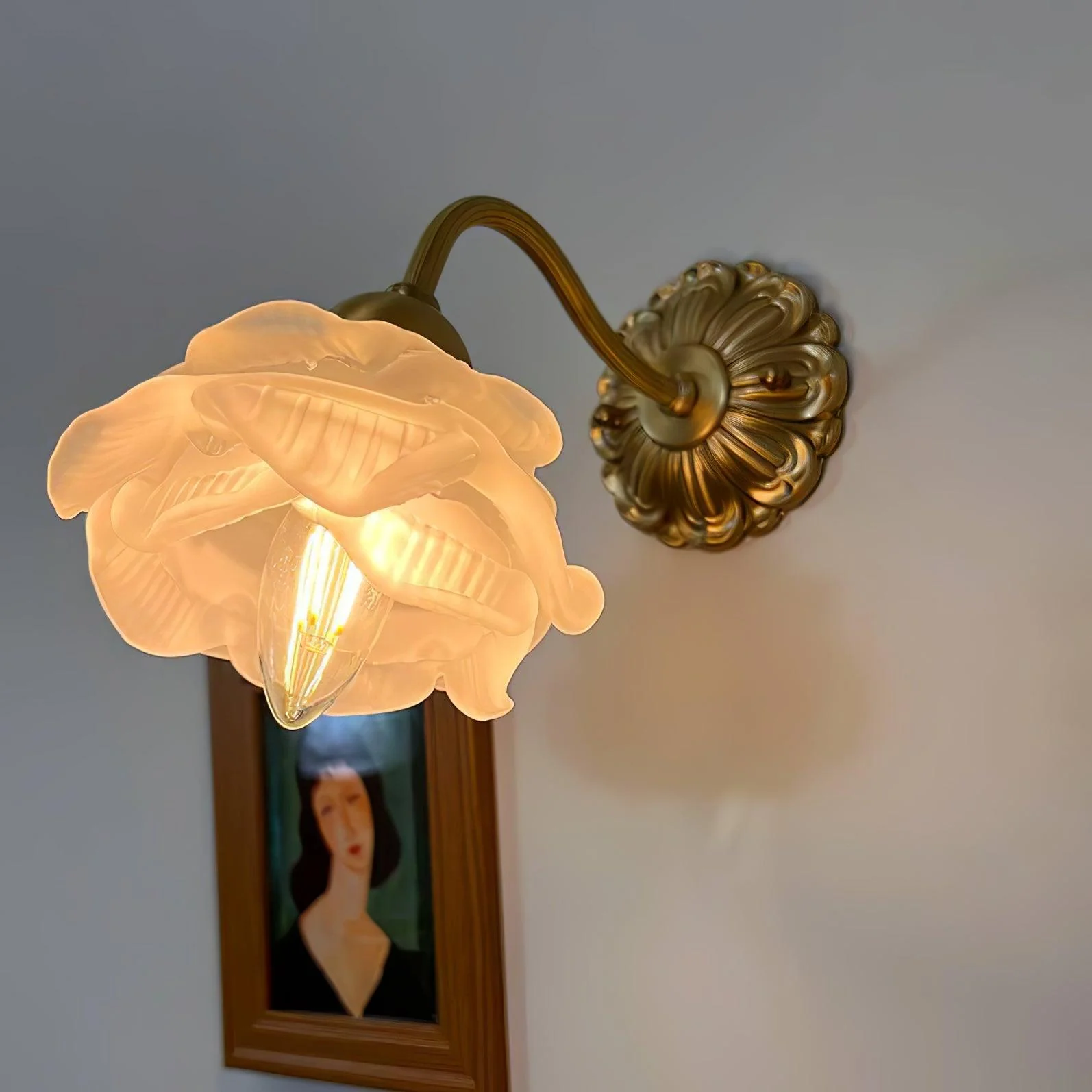 Drifte Brass Floral Luxury Wall Lamp - Image 15