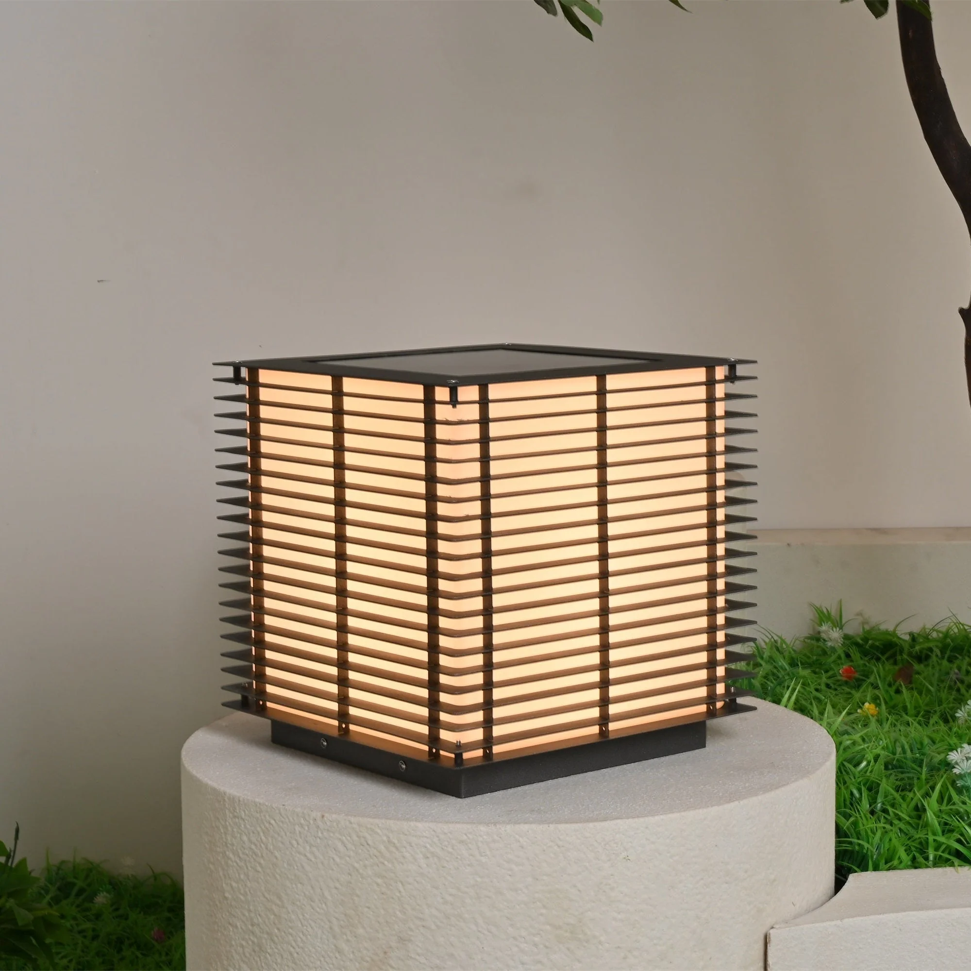 Eryon Solar Grid Outdoor Light - Image 13
