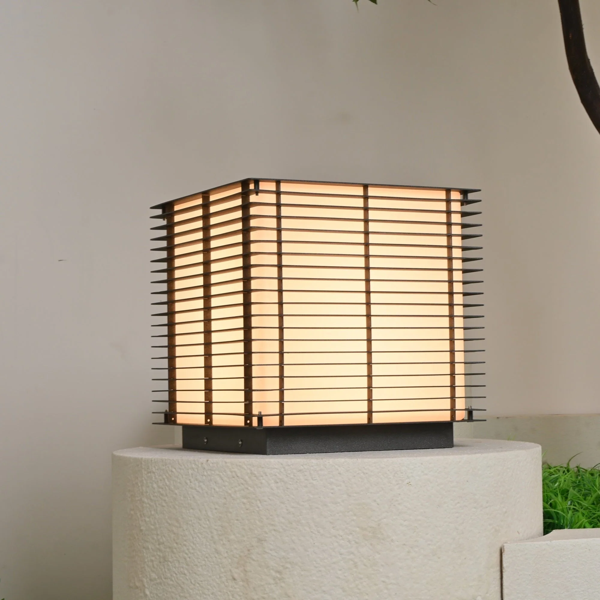 Eryon Solar Grid Outdoor Light - Image 18