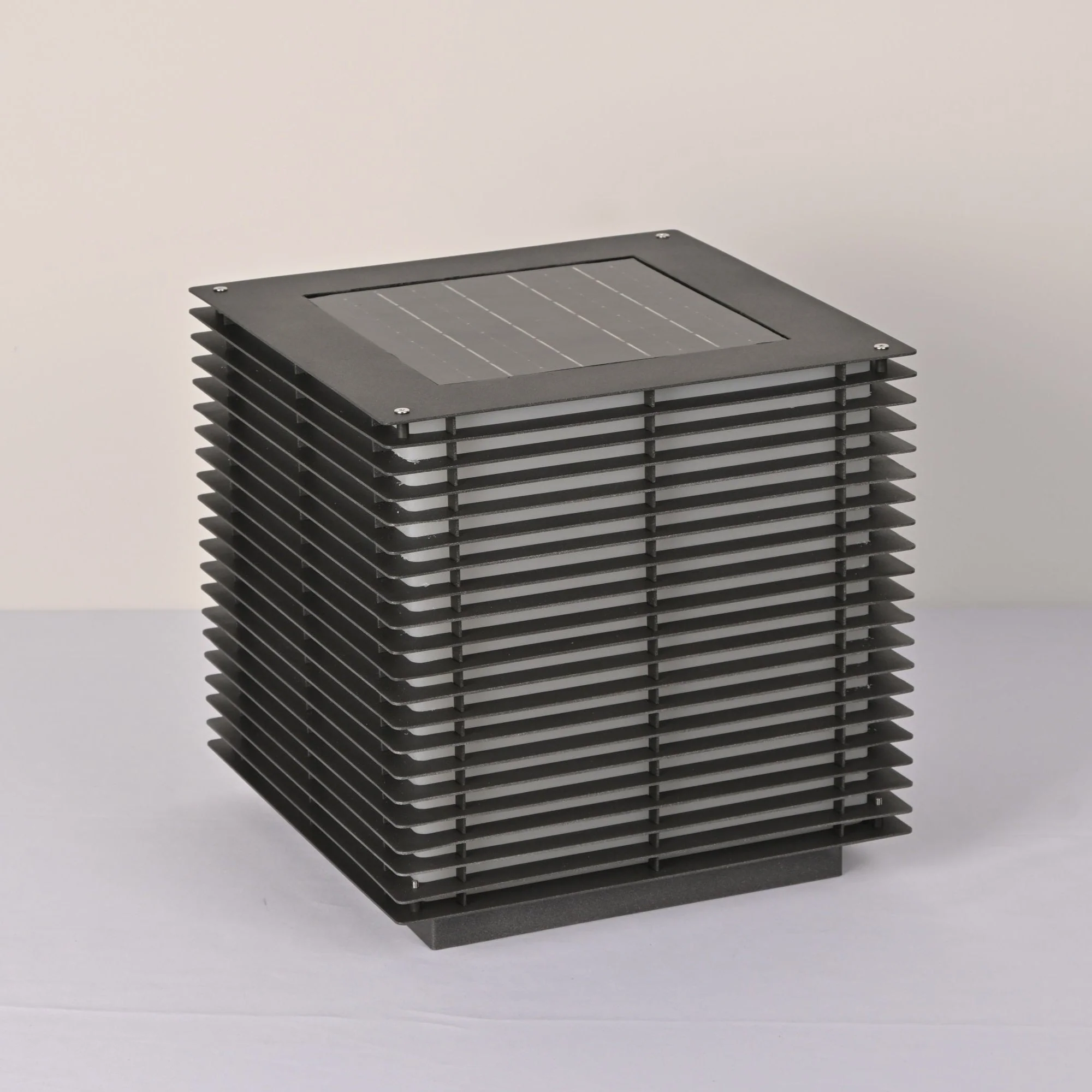 Eryon Solar Grid Outdoor Light - Image 19
