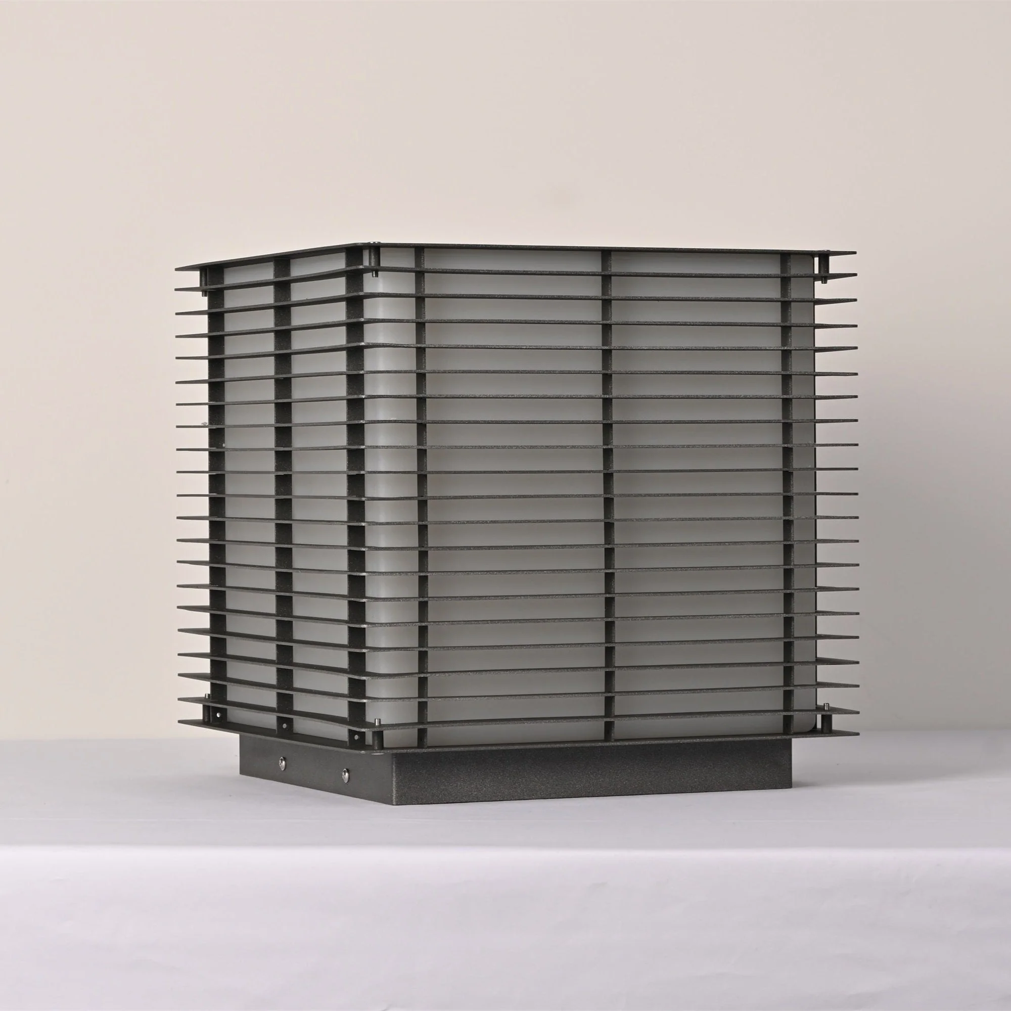 Eryon Solar Grid Outdoor Light - Image 20