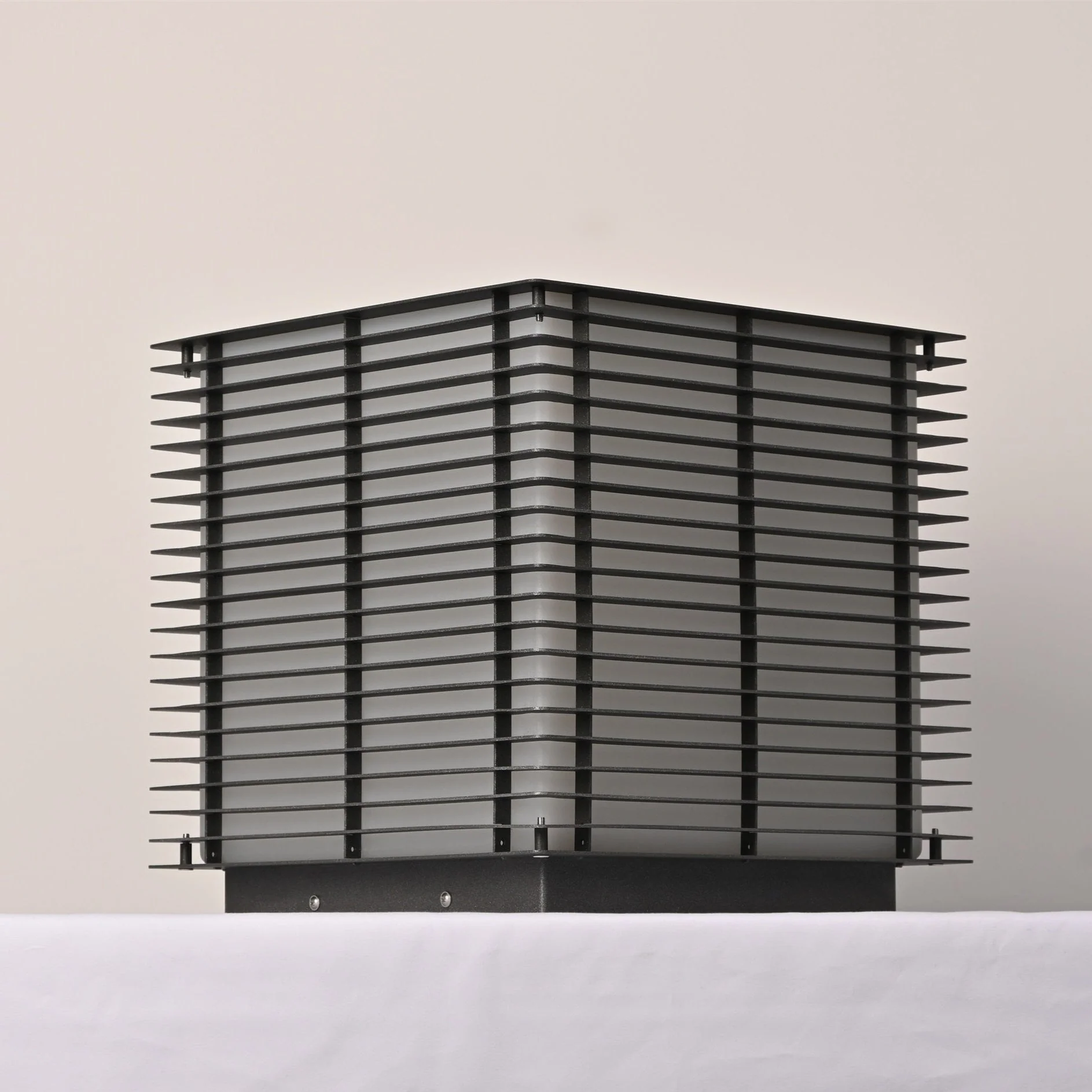 Eryon Solar Grid Outdoor Light - Image 24
