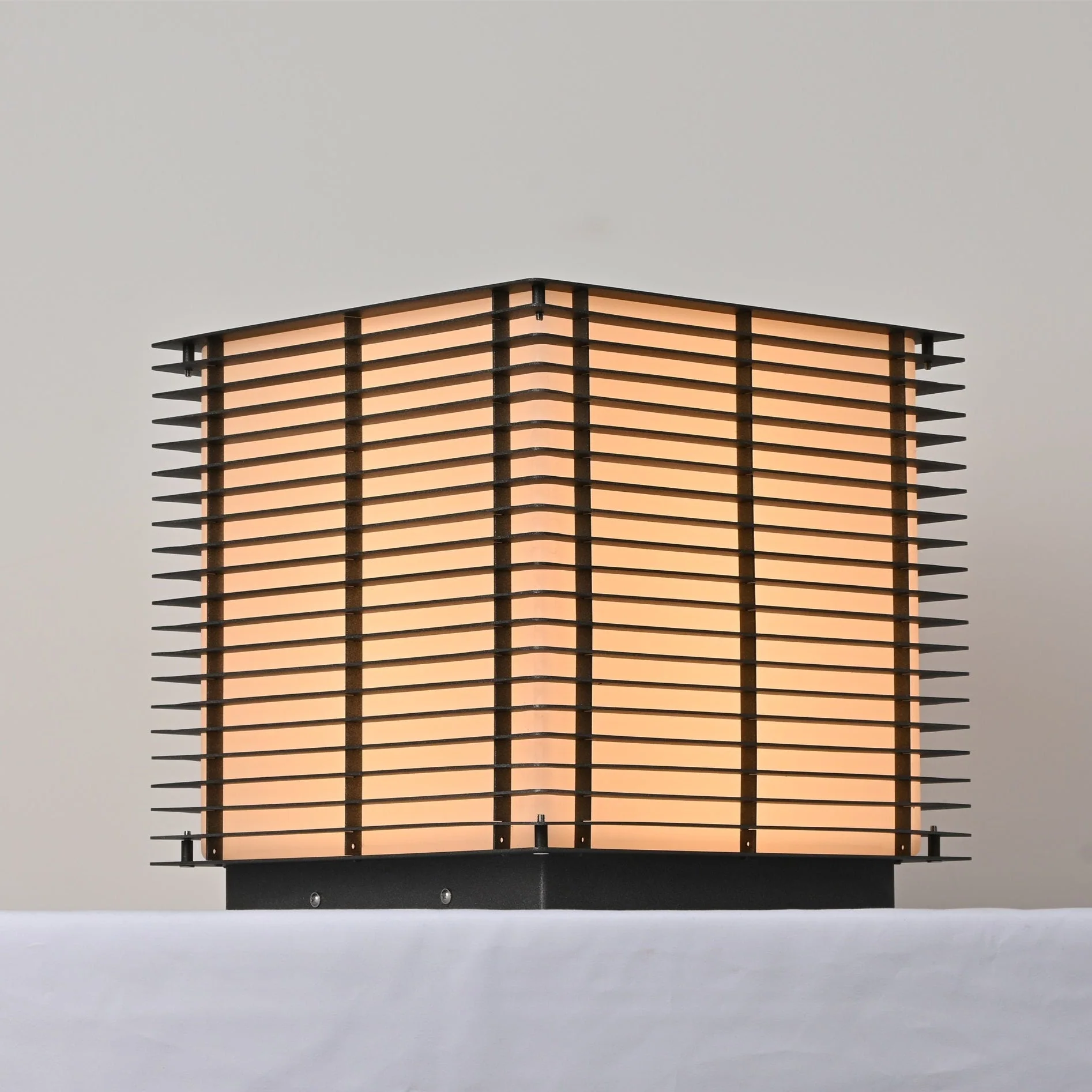 Eryon Solar Grid Outdoor Light - Image 25