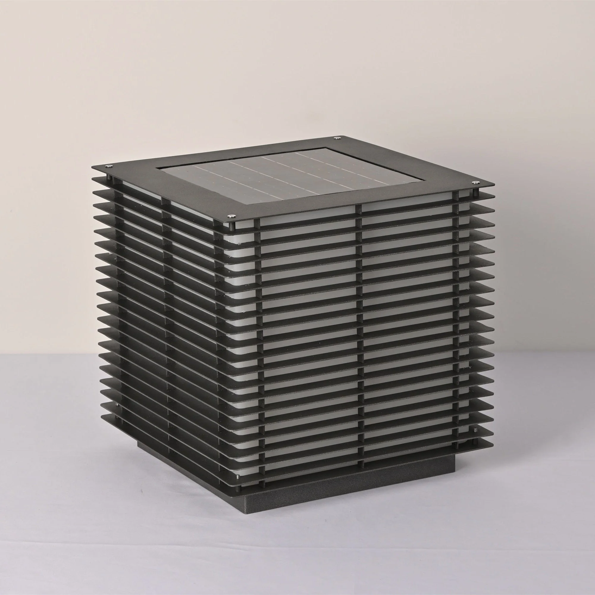 Eryon Solar Grid Outdoor Light - Image 26