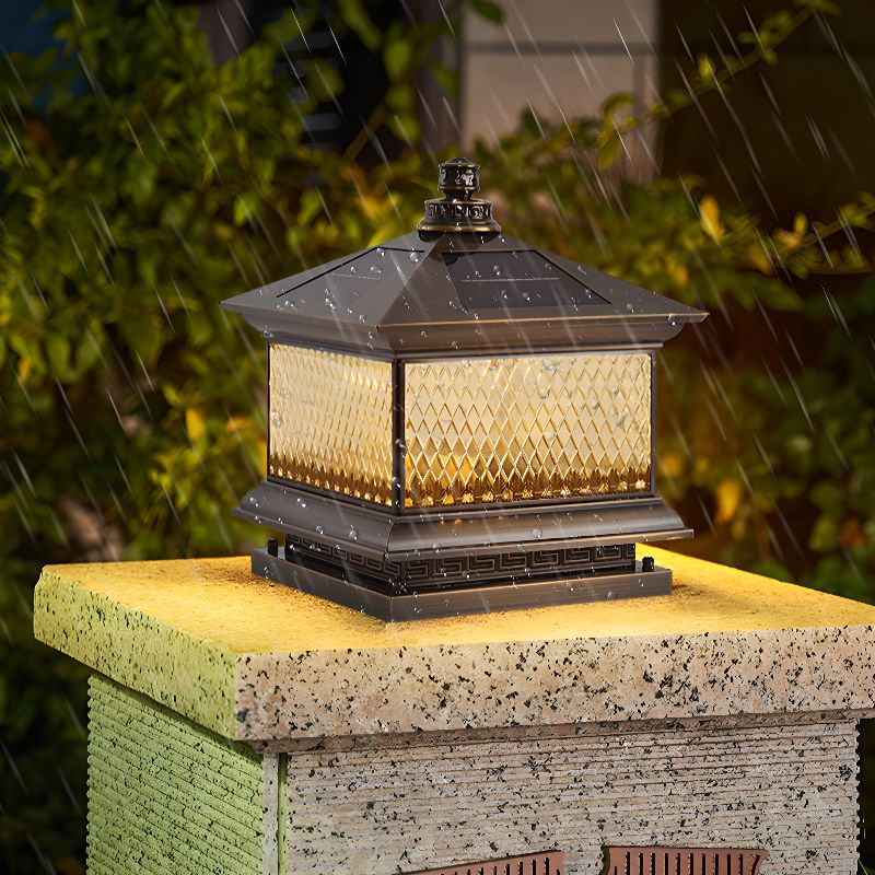 Evelor Classic Diamond Solar Post Outdoor Light - Image 18