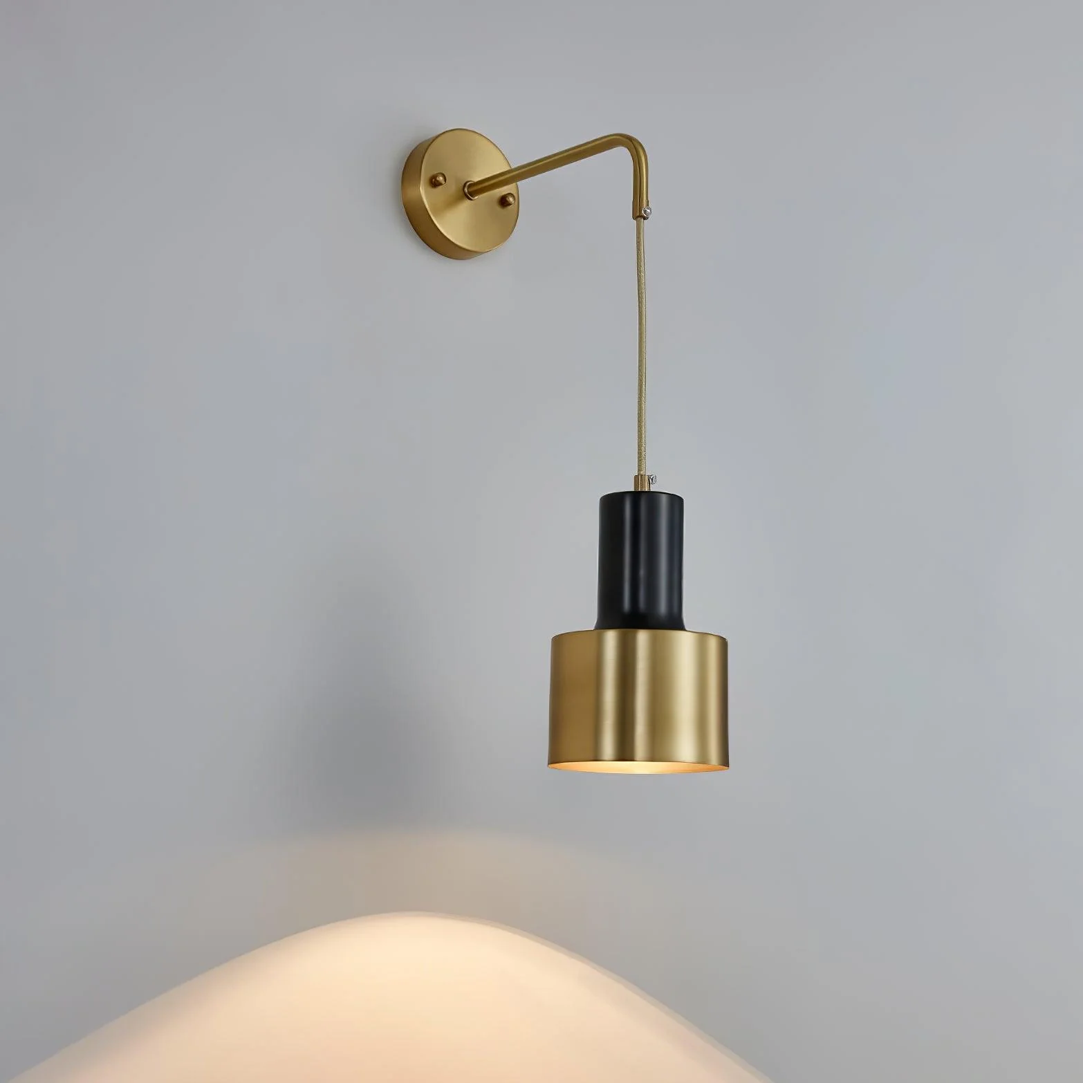 Ezra Minimalist Wall Lamp - Image 5