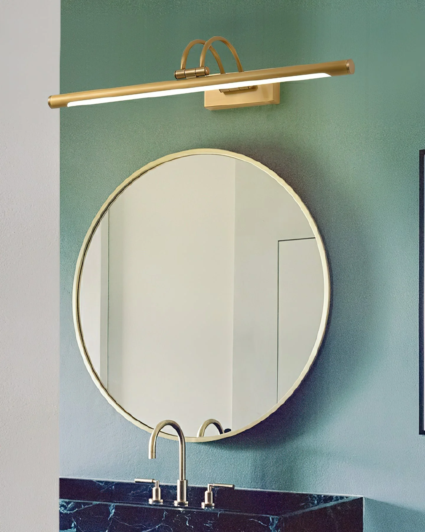 Fergus Linear Vanity Brass Wall Light - Image 13