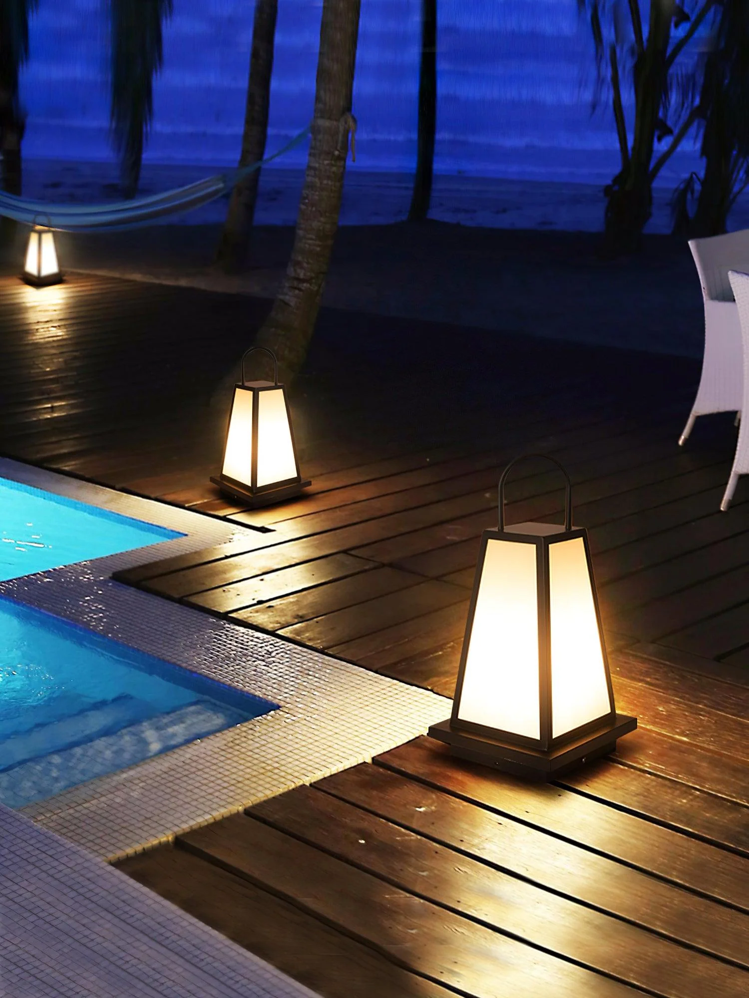 Fiona Minimalist Outdoor Light - Image 10