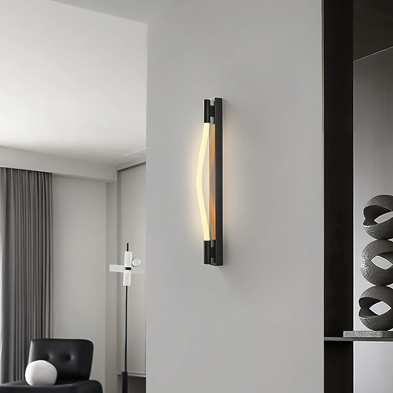 Flecto Minimalist Wall Lamp - Image 3