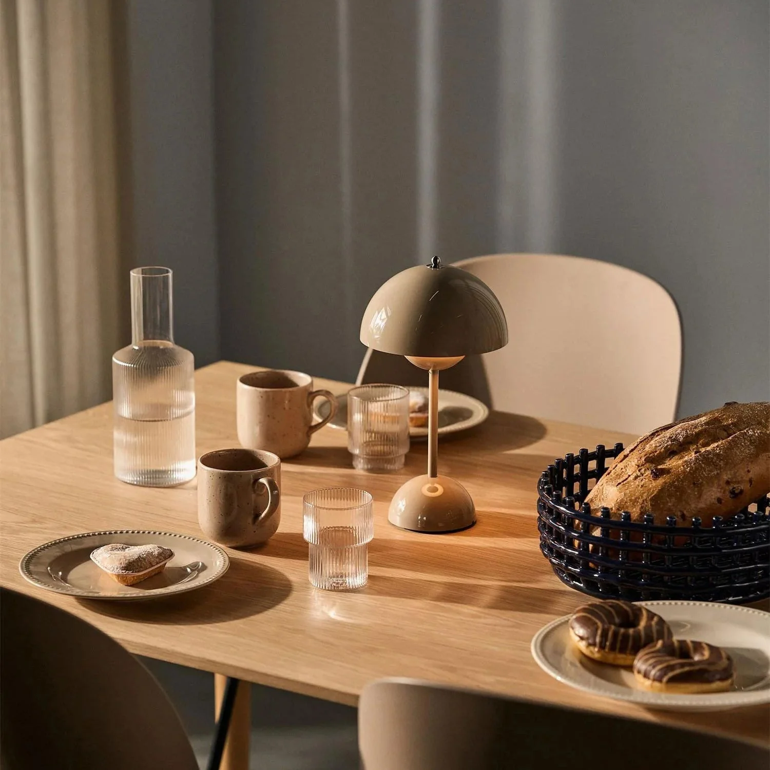 Flowerpot Modern Table Lamp - Image 4
